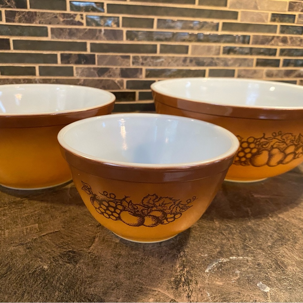 Vintage Pyrex Old Orchard Pattern 3 Bowl set